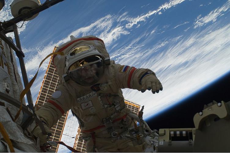 Spacer kosmiczny
