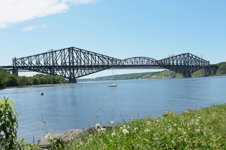 List of longest cantilever bridge spans