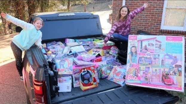 Video We're Donating ALL of our Toys po polsku