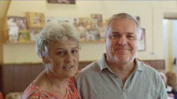 Video Le nostre Casa Famiglia hanno una mamma e un papà   türkçe