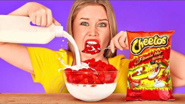 Video TRY NOT TO EAT || Last To STOP Eating Wins! Weird Food Combinations Challenge by 123 GO! FOOD su italiano