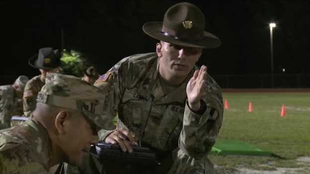 Video 2016 Drill Sergeant & Platoon Sergeant of the Year Competition su italiano