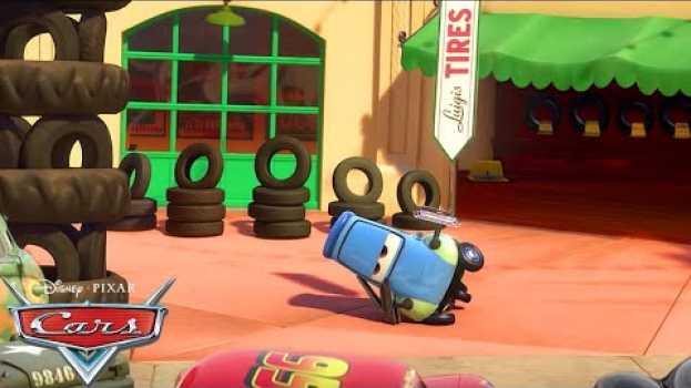 Video What's Guido's Secret Talent? | Pixar Cars en español
