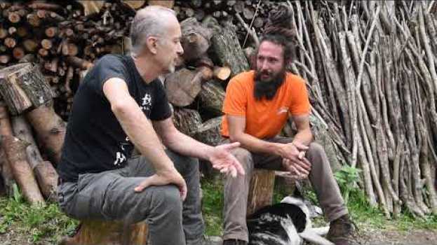 Video Emanuele 1 parte, vivere in montagna e allevare gli animali   türkçe