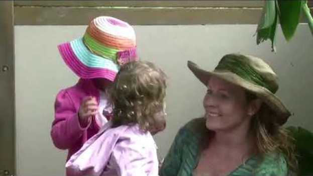 Video Connecting with practice: Respecting and responding to children po polsku