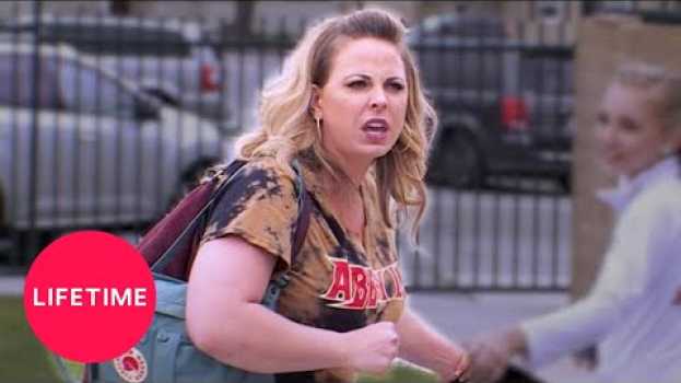 Video Dance Moms: Ashlee Sparks ONE LAST FIGHT with the Irreplaceables (Season 7 Flashback) | Lifetime su italiano