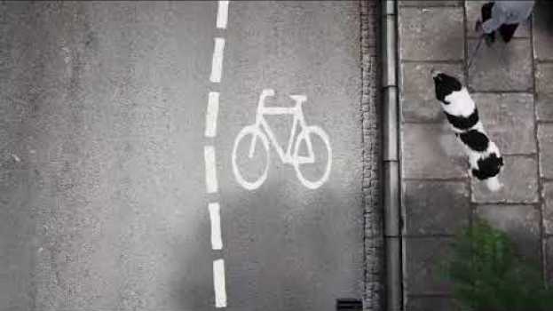 Video E' ora di cambiare la mobilità em português