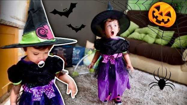 Video HALLOWEEN 2018: FANTASIA DO DIA DAS BRUXAS!! 🎃Laura Prentend Play - Witch Costume for Kids po polsku