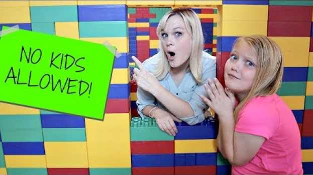 Video PARENTS ONLY Giant LEGO FORT! No Kids Allowed su italiano
