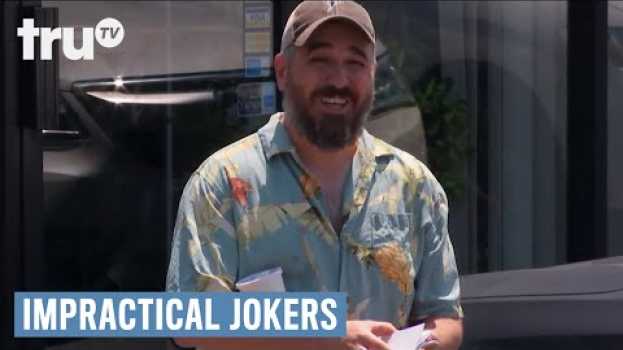 Video Impractical Jokers - Q Has Some Notes (Punishment) | truTV su italiano