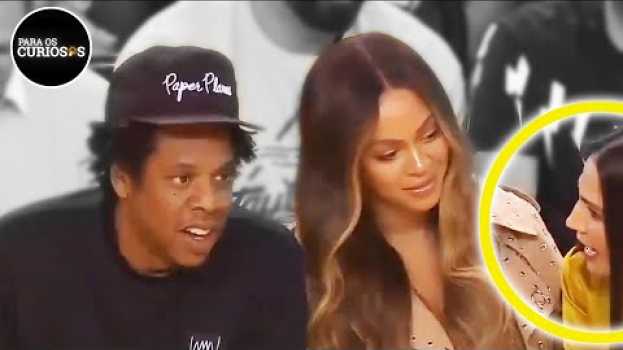 Видео Quem é a MULHER ao Lado da BEYONCÉ Conversando com JAY Z? на русском