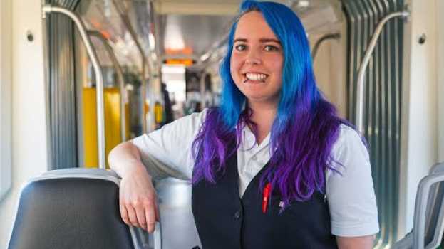 Video CityBahn Chemnitz: Interview mit Triebfahrzeugführerin Patricia zur neuen Strecke nach Aue in English