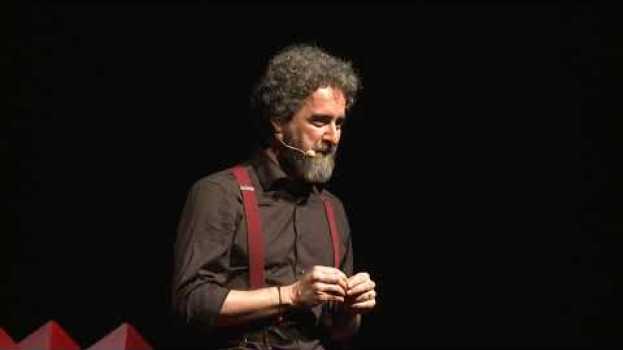 Video Il più temibile hacker della nostra mente? Noi stessi. | Massimo Bustreo | TEDxUdine en français
