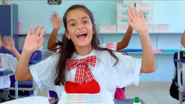 Видео Vamos à Escola - Yasmin Verissimo - Música Educativa на русском