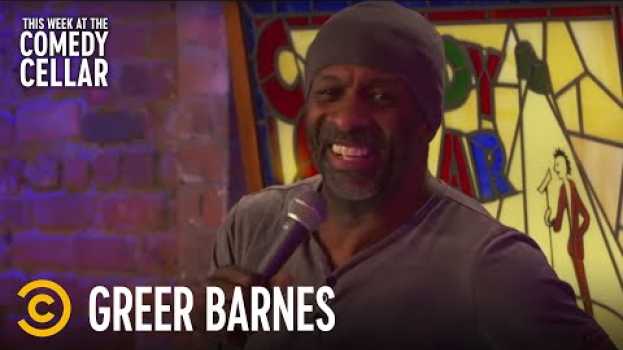 Video Greer Barnes: “If I Was a White Woman, I Would Rob Black Dudes” - This Week at the Comedy Cellar auf Deutsch