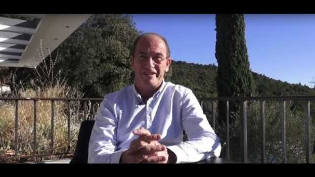 Video Les conditions politiques du bonheur - Etienne Chouard in English