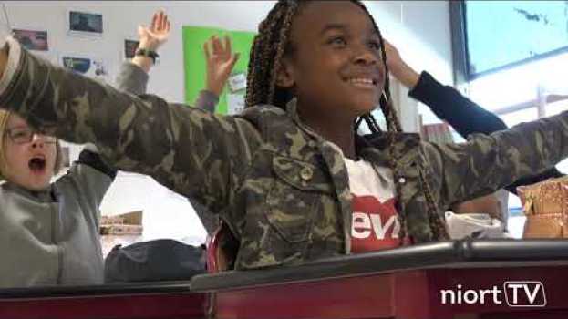 Video Semaine Zayne à l'école élémentaire Jean-Zay à Niort em português
