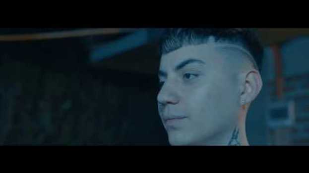 Video Shelo - Hay Algo En Ti  (Oficial Video) su italiano