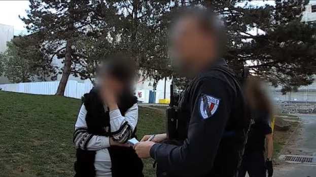 Видео Pour reprendre leur territoire ils s'en prennent même aux vigiles на русском
