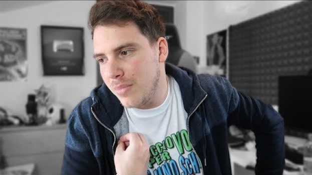 Video È SUCCESSA UNA COSA FASTIDIOSA... in English
