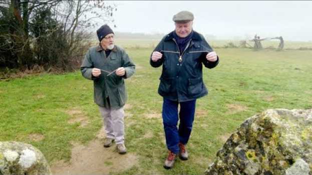 Video Man Claims He Can Tap Into an Ancient Energy Field en français