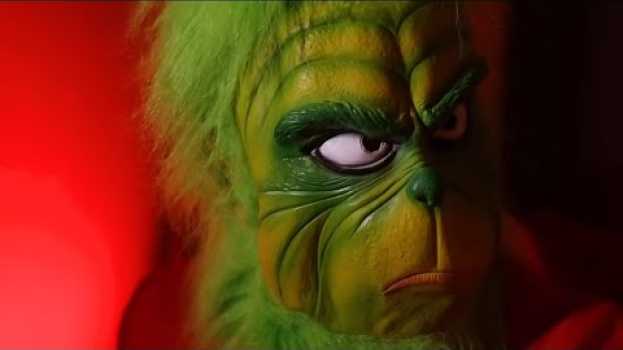Video The Grinch Master Strikes Back! Invading our Christmas Cookie Challenge! KidCity en español