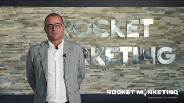 Video Roberto De Giorgi: "Sono soddisfatto di poter dialogare quotidianamente con loro" [Rocket Marketing] auf Deutsch