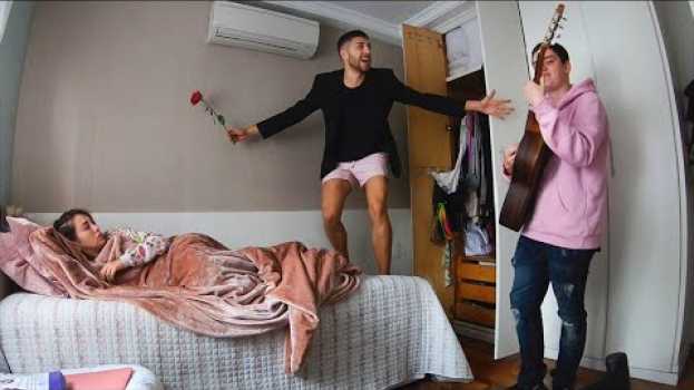 Video SAÍ DO ARMÁRIO DA MINHA IRMÃ VESTIDO DE NOIVO su italiano