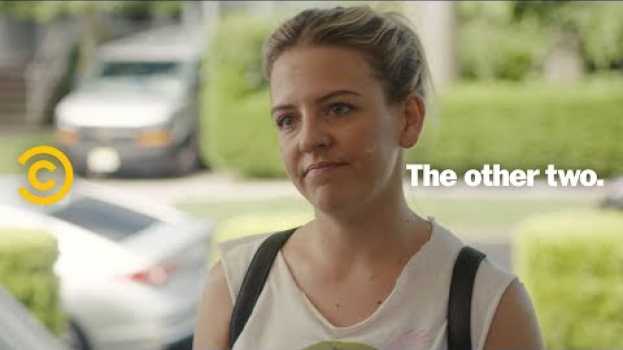 Video Who's Sending Letters to Tween Celebs? Pervs, Probably - The Other Two su italiano