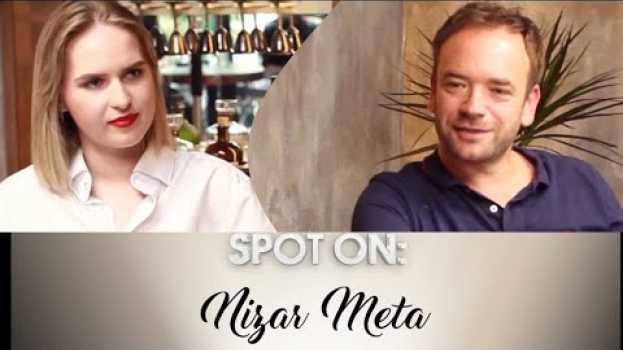 Video Ohne ihn wären die Bars in Wien nicht wiederzuerkennen | Künstler Nizar Meta im Interview | SPOT ON po polsku