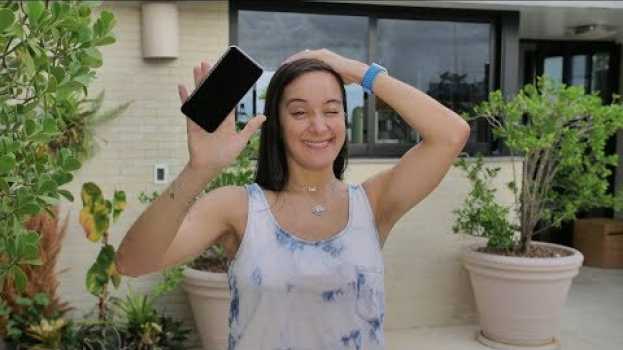 Video Dois Recursos do iPhone Que Você Pensou Ser Defeito | Marília Guimarães su italiano