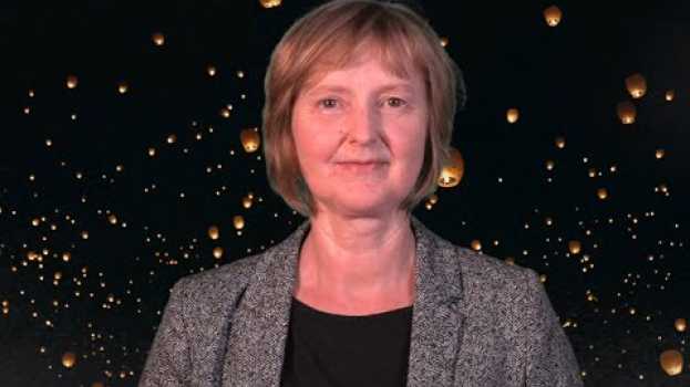 Video Almut van Niekerk zu St. Martin: Mantel teilen en français