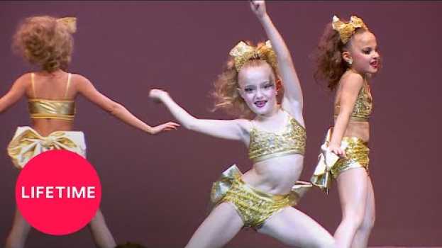 Video Dance Moms: The Minis' First Competition (Season 6 Flashback) | Lifetime en français