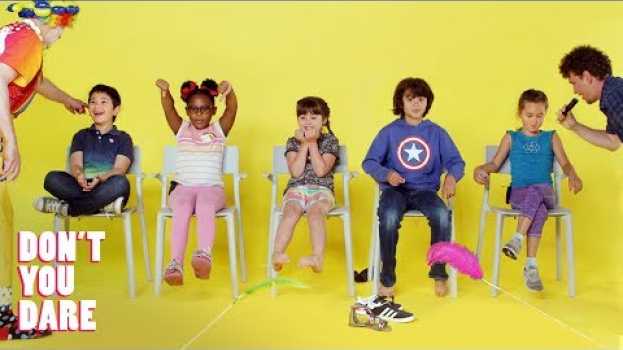 Video We challenged 5 kids to try not to laugh! | Don't You Dare | HiHo Kids en español
