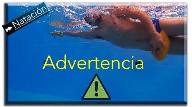 Video Como usar las palas (paletas) para nadar mejor in English
