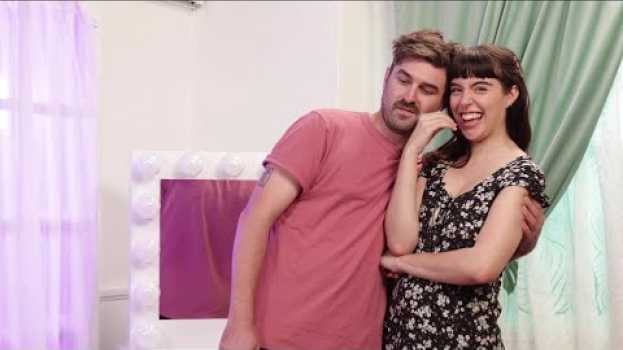Video Couples Imitate Each Other auf Deutsch