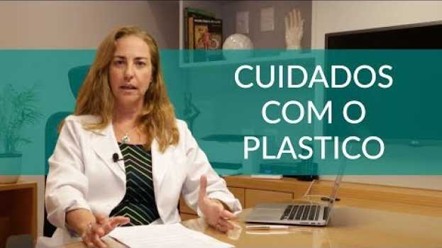 Video CUIDADO COM OS PLÁSTICOS NA COZINHA - Luciana Spina en français