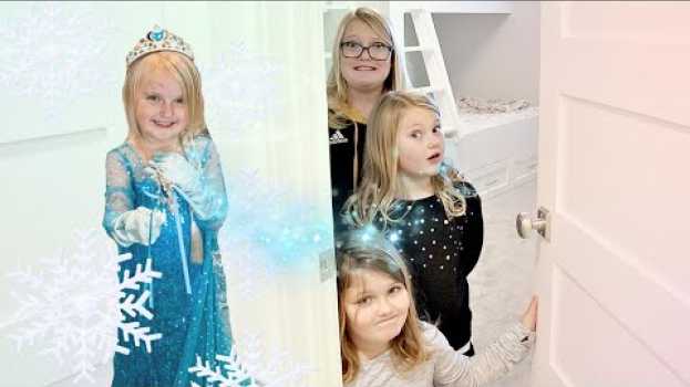 Видео Our SISTER Thinks She's ELSA! на русском