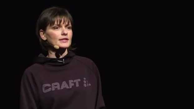 Video А чего дома сидеть? | Анна Болт | TEDxNovosibirsk   türkçe