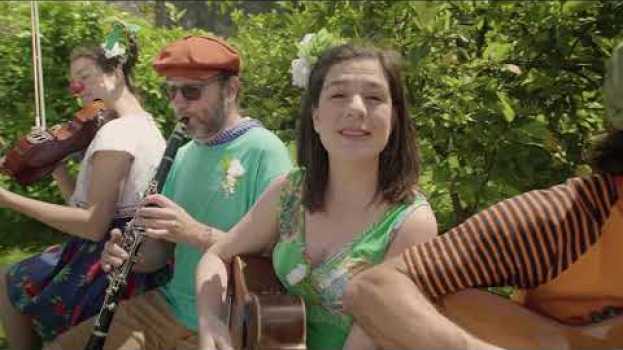 Video Tengo Tengo - Vuelta Canela en français
