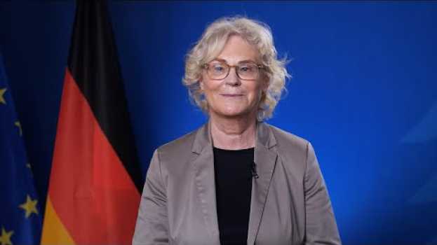 Video Christine Lambrecht: Jungen Menschen wieder Mut machen en español