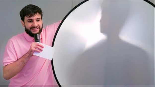 Video O lado ruim de ser curioso in English