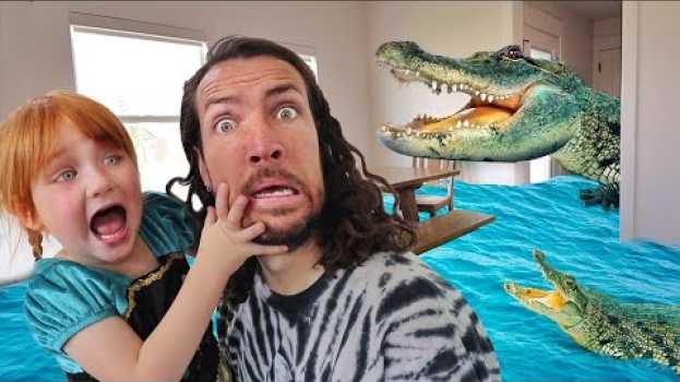 Video ALLiGATORS inside our House!!  DONT GET CAUGHT! Adley and Dad escape magic pets! The Floor is Lava!   türkçe