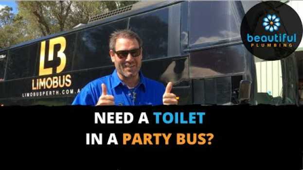 Видео Need a Toilet in a Party Bus? Say No More. Check It Out! на русском