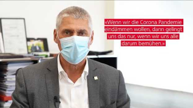 Video Rektor Leumann wendet sich erneut an die Angehörigen der Universität Bern po polsku