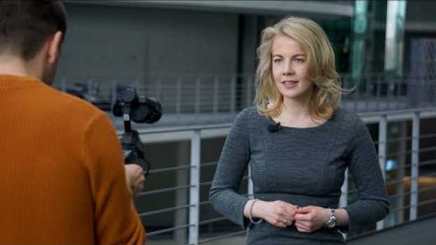 Video Linda Teuteberg: Politik, die rechnen kann em português
