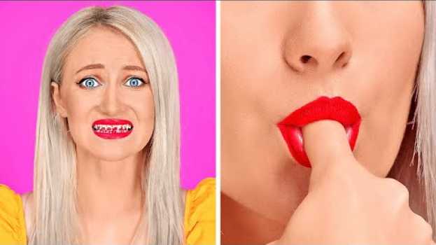 Video CRAZY HACKS FOR MOST EMBARRASSING MOMENTS || Try Not To Fail Hacks by 123 GO! po polsku