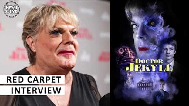 Video Doctor Jekyll - Eddie Izzard on Open Gender casting, Trans rights, Tory Party, & having Hammer back em português