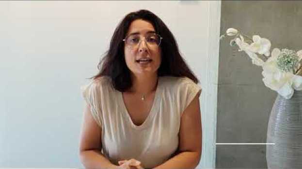 Video Qu'est-ce que la Tutelle Familiale ? em português