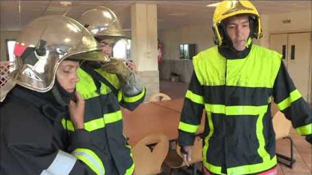 Video Jeunes pompiers volontaires, ils n'ont pas le droit à l'erreur em português